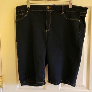 woman’s plus sized shorts